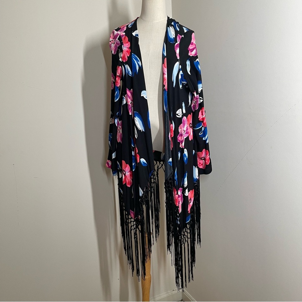 Torrid Womenโs Black Motif Fringe Hem - SZ M/L -Open Multicolor Kimono